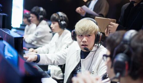 T1 击败任何人的传奇，晋级2025年全球总决赛四分之一决赛